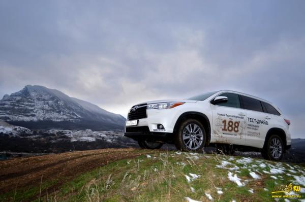 Горный паркетник: тест-драйв Toyota Highlander